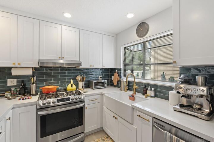 Property Photo:  3985 Wabaska Dr 15  CA 92107 