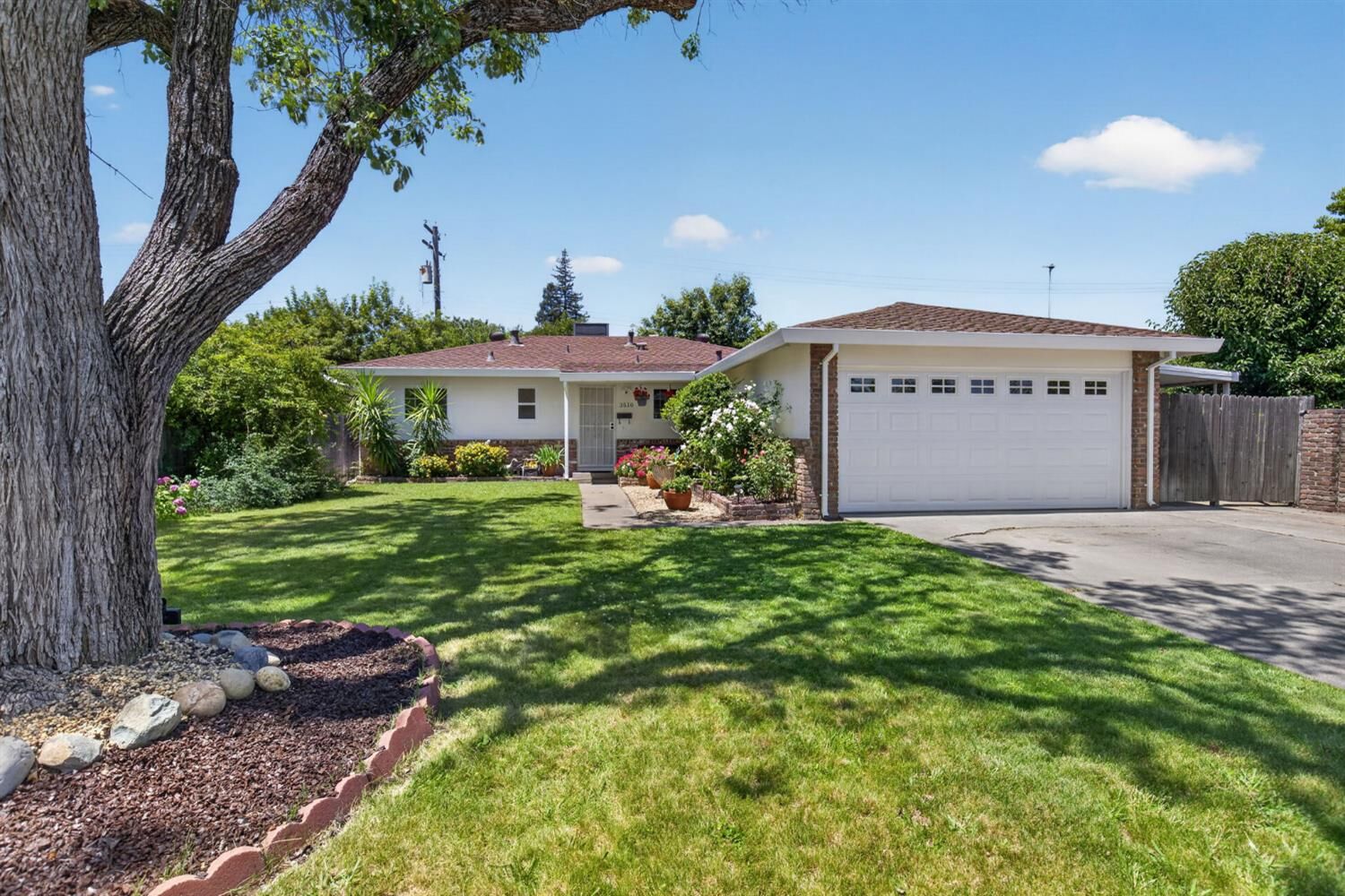 Property Photo: 3510 Ardmore Road CA 95821