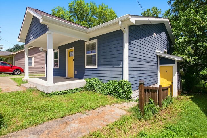 Property Photo: 131 Eastmoreland St TN 37207