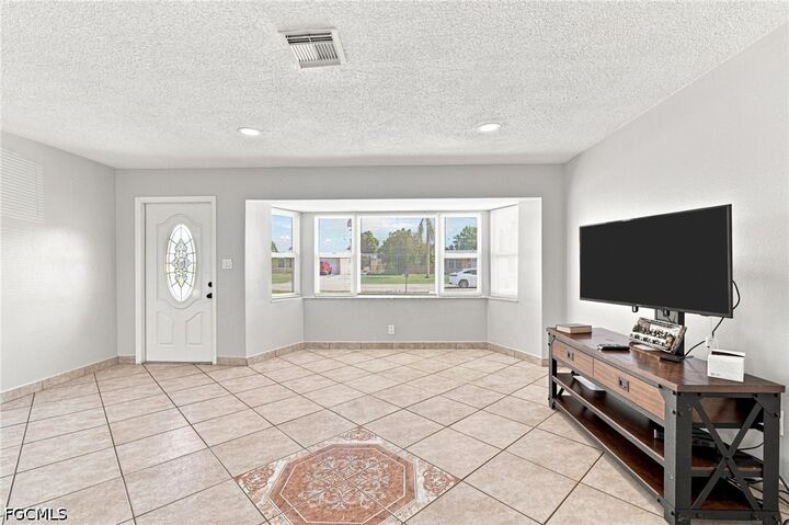 Property Photo: 18186 Iris Road FL 33967