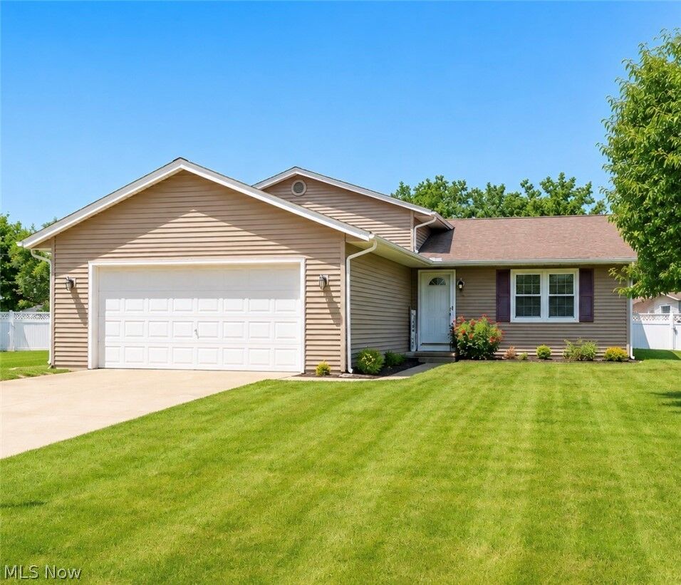 Property Photo: 546 Fieldstone Drive OH 44001