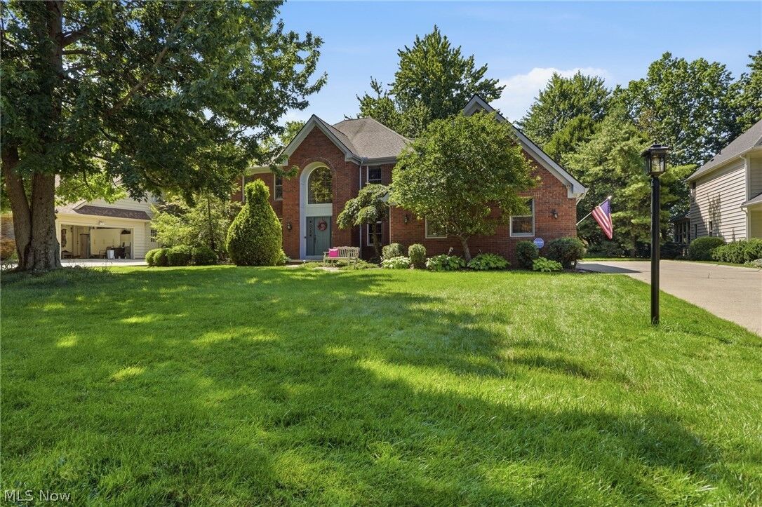 Property Photo: 30911 Riviera Lane OH 44145