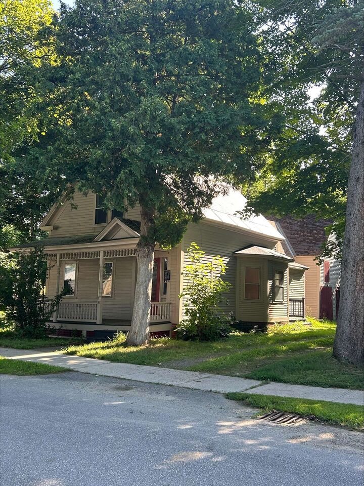 Property Photo:  91 Carroll Street  NH 03431 
