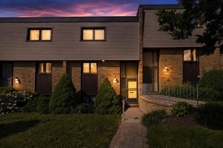 Property Photo:  7 Forestside Crescent  NS B3M 1M5 