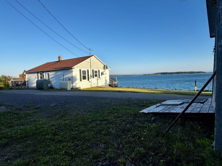 Property Photo: 205 Veterans Memorial Dr. NS B0E 1A0