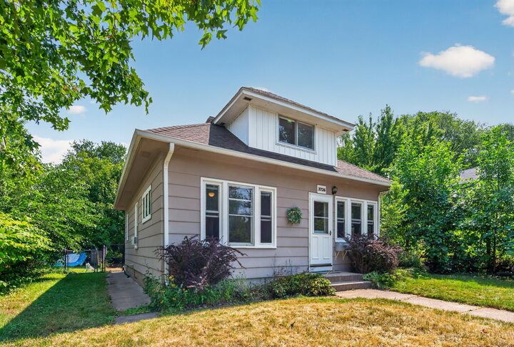 Property Photo:  3726 Dupont Avenue N  MN 55412 