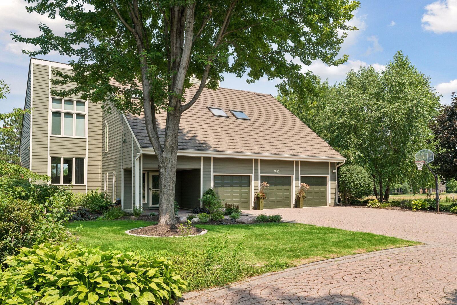 Property Photo: 10631 Niblick Lane MN 55347