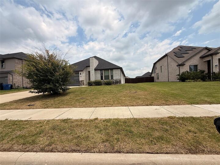 Property Photo:  430 Ardsley Lane  TX 75126 