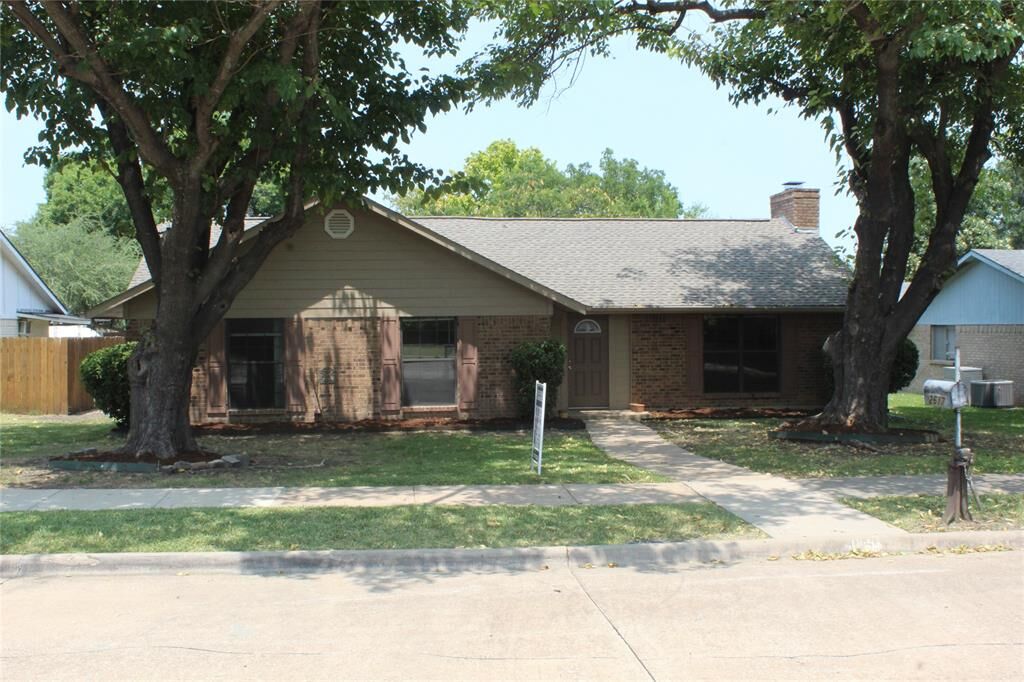 Property Photo:  2617 Raintree Drive  TX 75074 