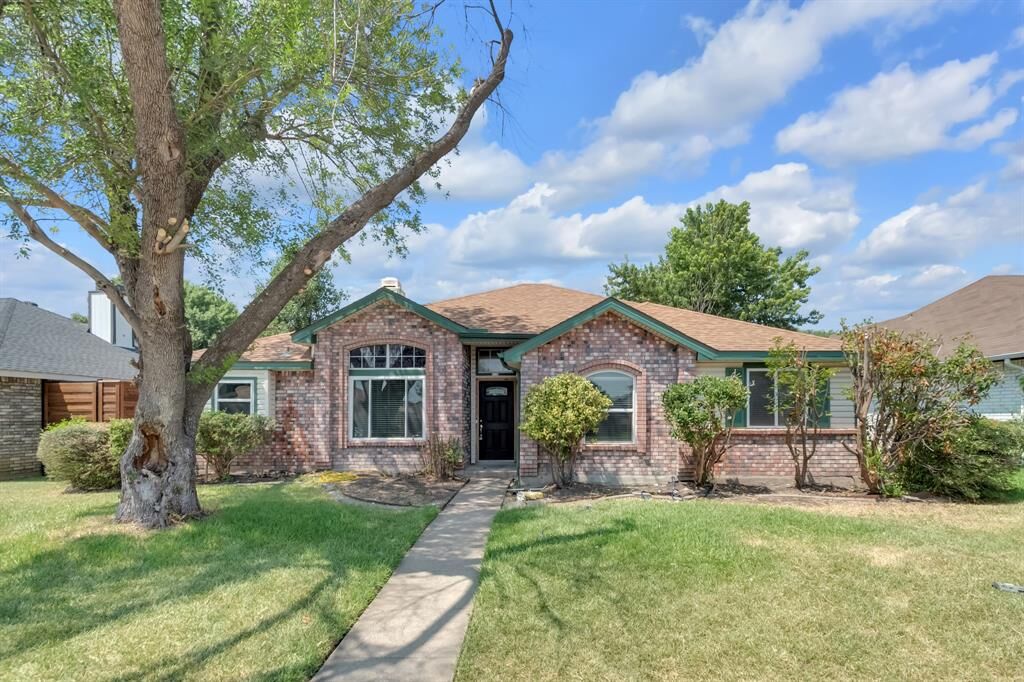 Property Photo:  4112 Durbin Drive  TX 75056 