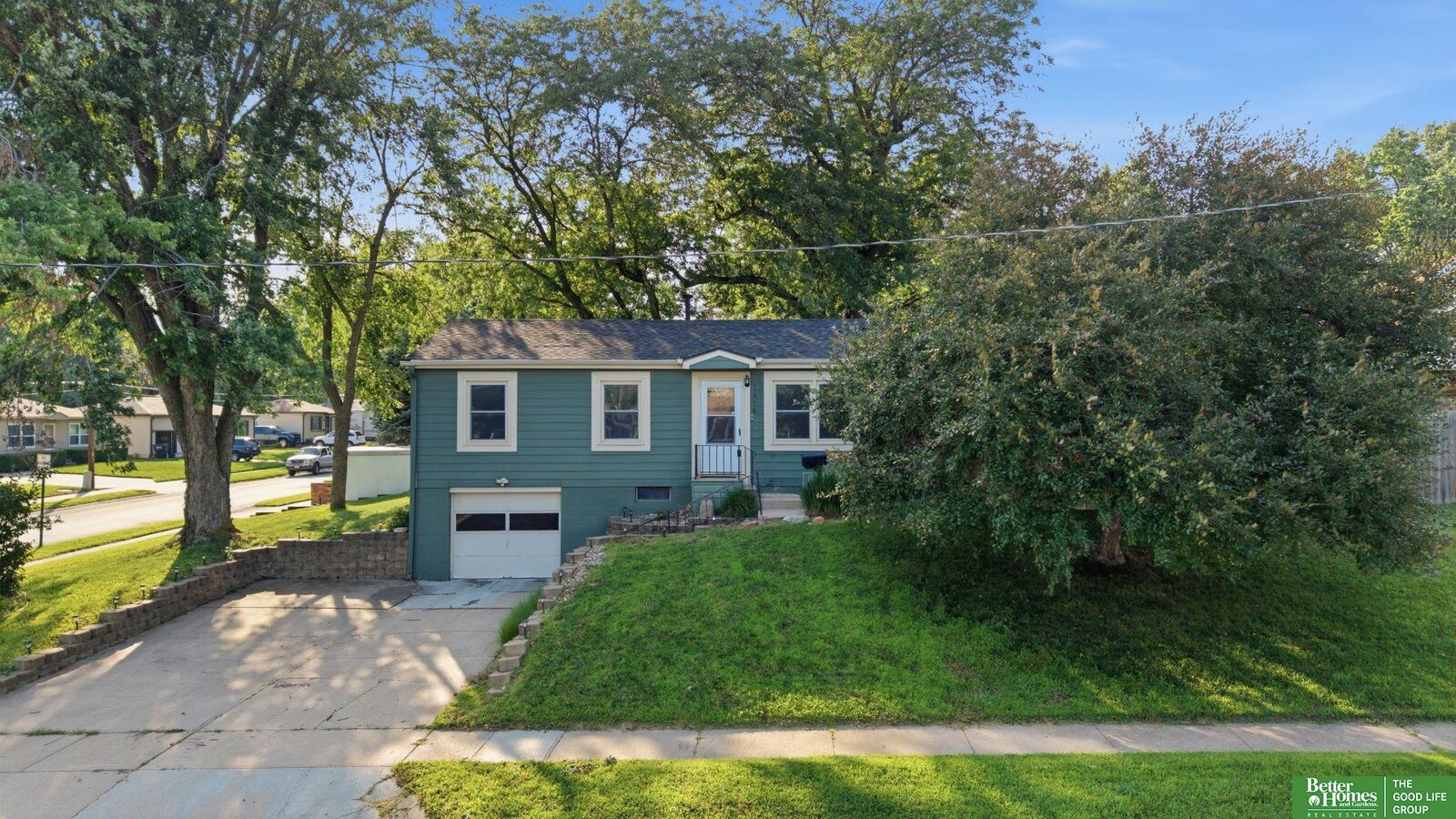 Property Photo: 7416 Frederick Avenue NE 68128