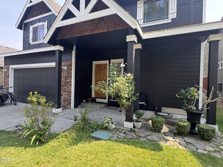 Property Photo: 20301 Knightsbridge Place OR 97702