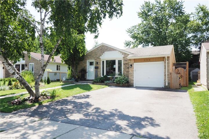 Property Photo:  390 Driftwood Drive  ON N2N 1Y6 