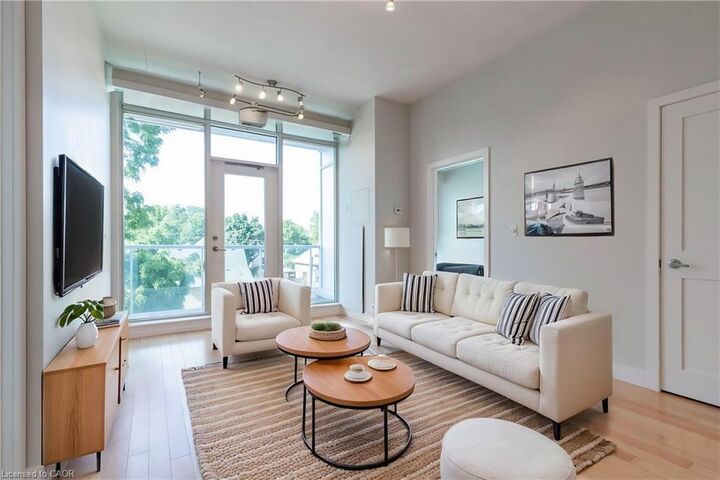 Property Photo:  42 Bridgeport Road E 301  ON N2J 0B3 