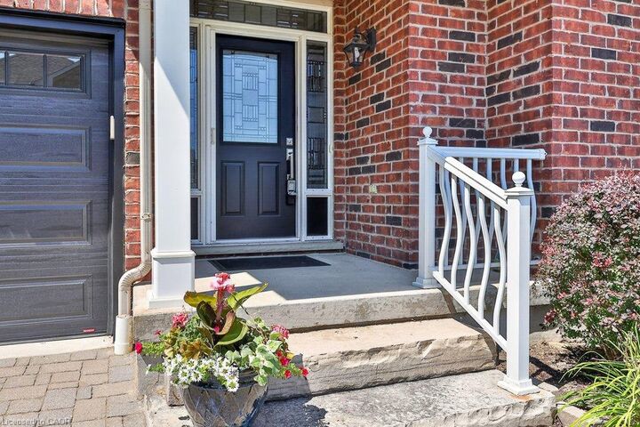Property Photo: 4280 Taywood Drive 26 ON L7M 4X8