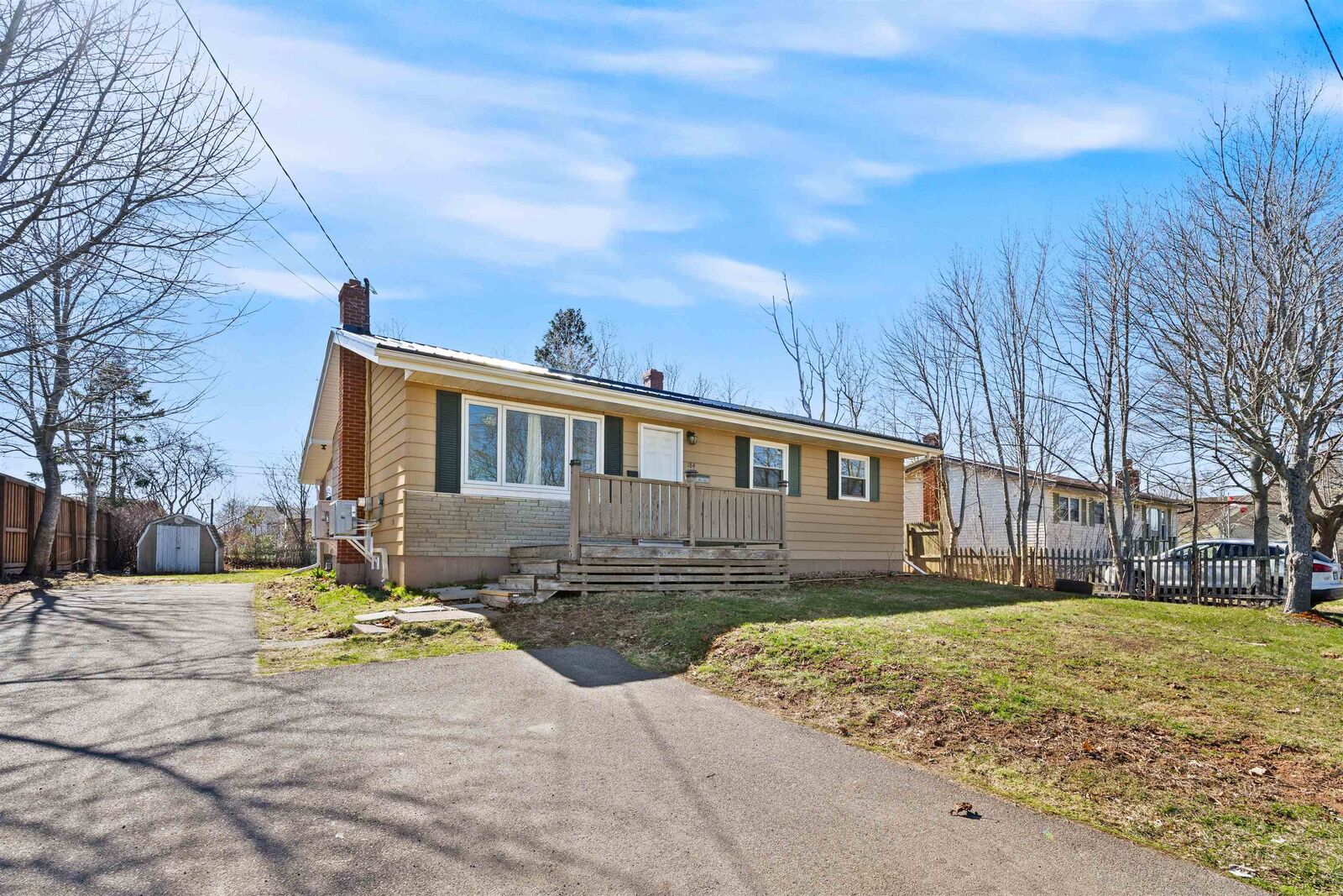 Property Photo: 184 Southdale Avenue PE C1A 6Z7