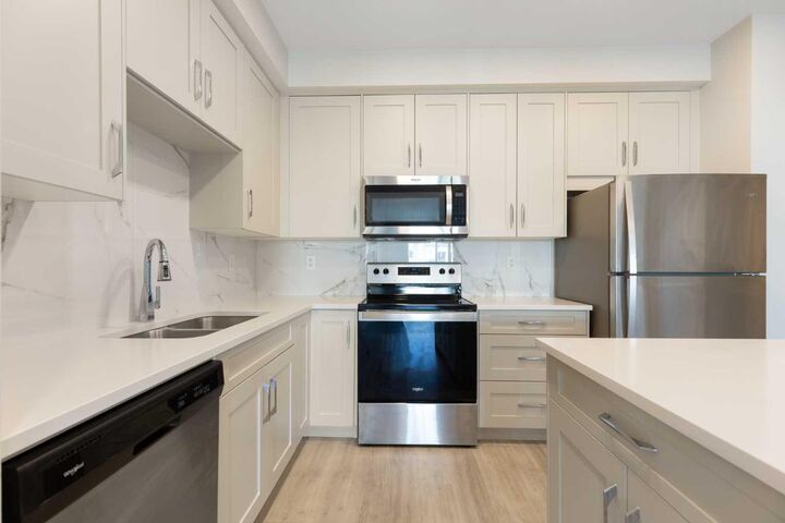 Property Photo:  150 Shawnee Square SW 202  AB T2Y 0T6 