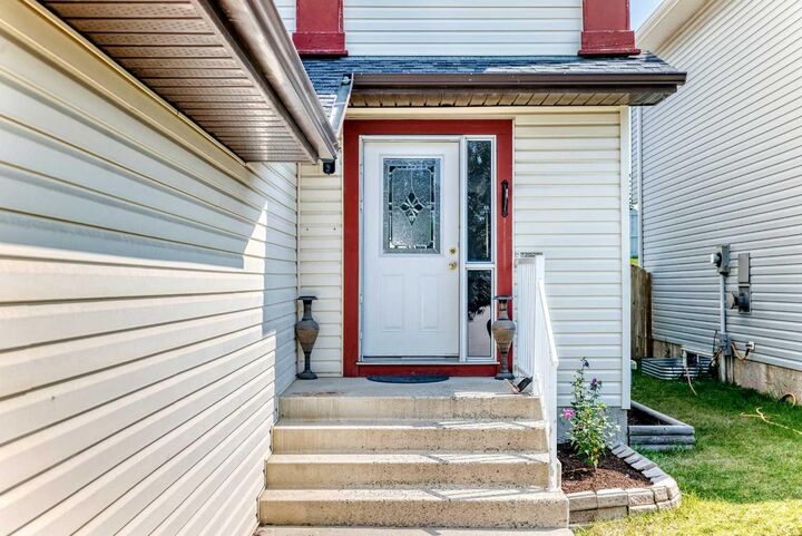 Property Photo: 87 Citadel Peak Circle NW AB T3G 4H6