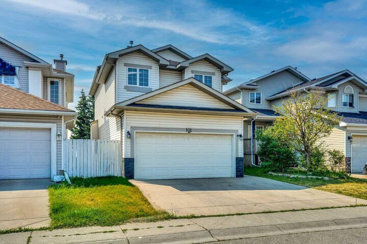 Property Photo: 101 Douglas Ridge Circle SE AB T2Z 3B7