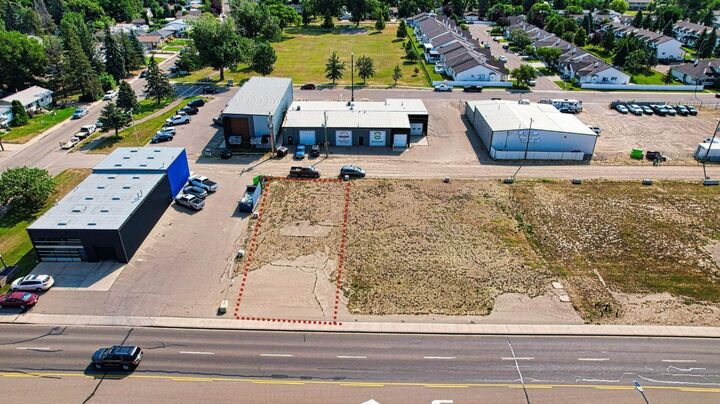 Property Photo: 820 2 Street W AB T1R 1C8