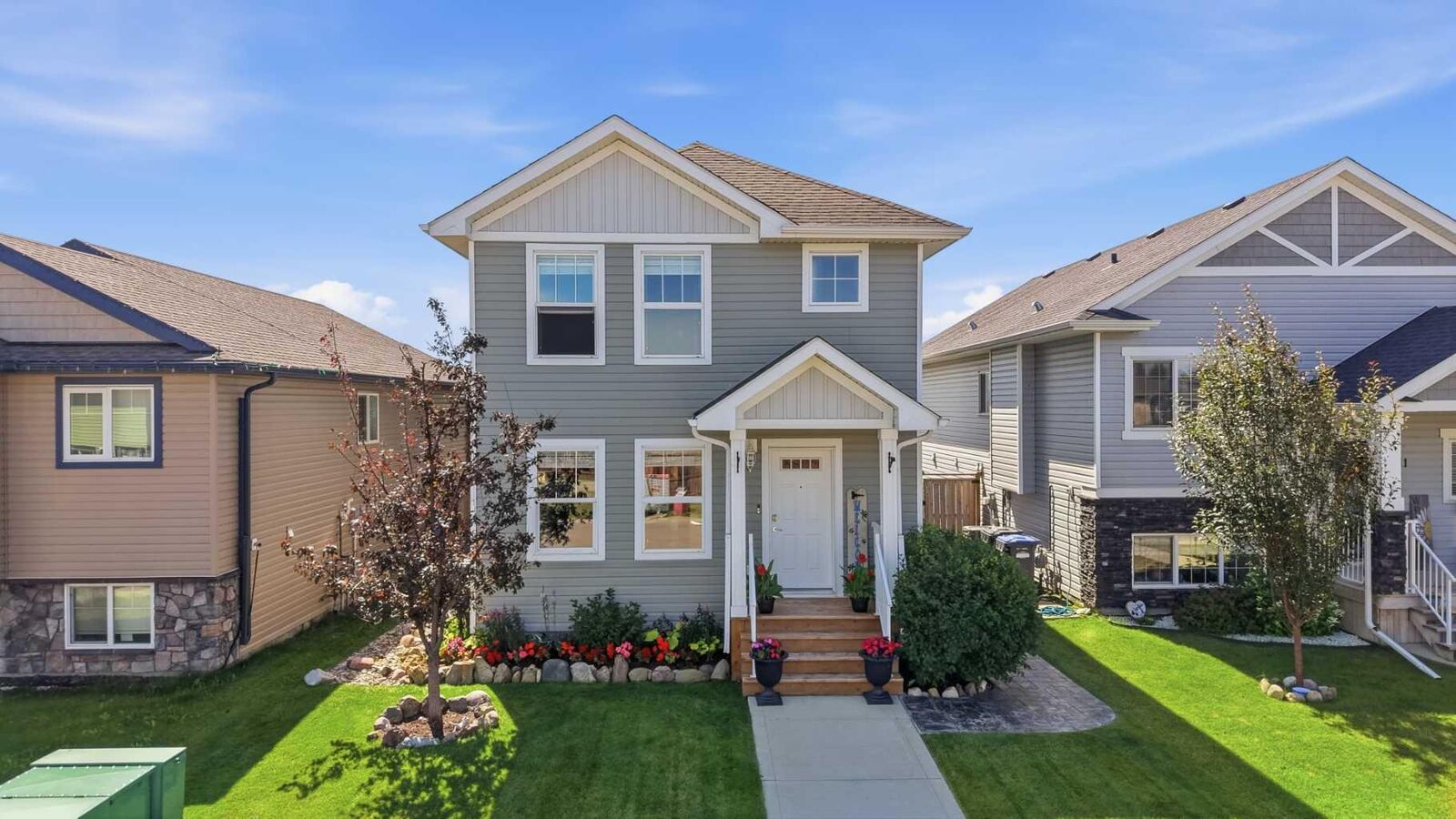 Property Photo: 9 Hampton Crescent AB T4S 0N2