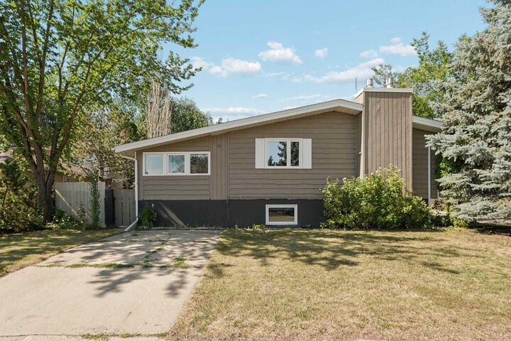Property Photo: 210 Dunkirk Street S AB T1J 4E6