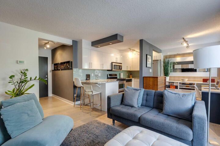Property Photo: 1904 10 Street SW 304 AB T2T 3G1
