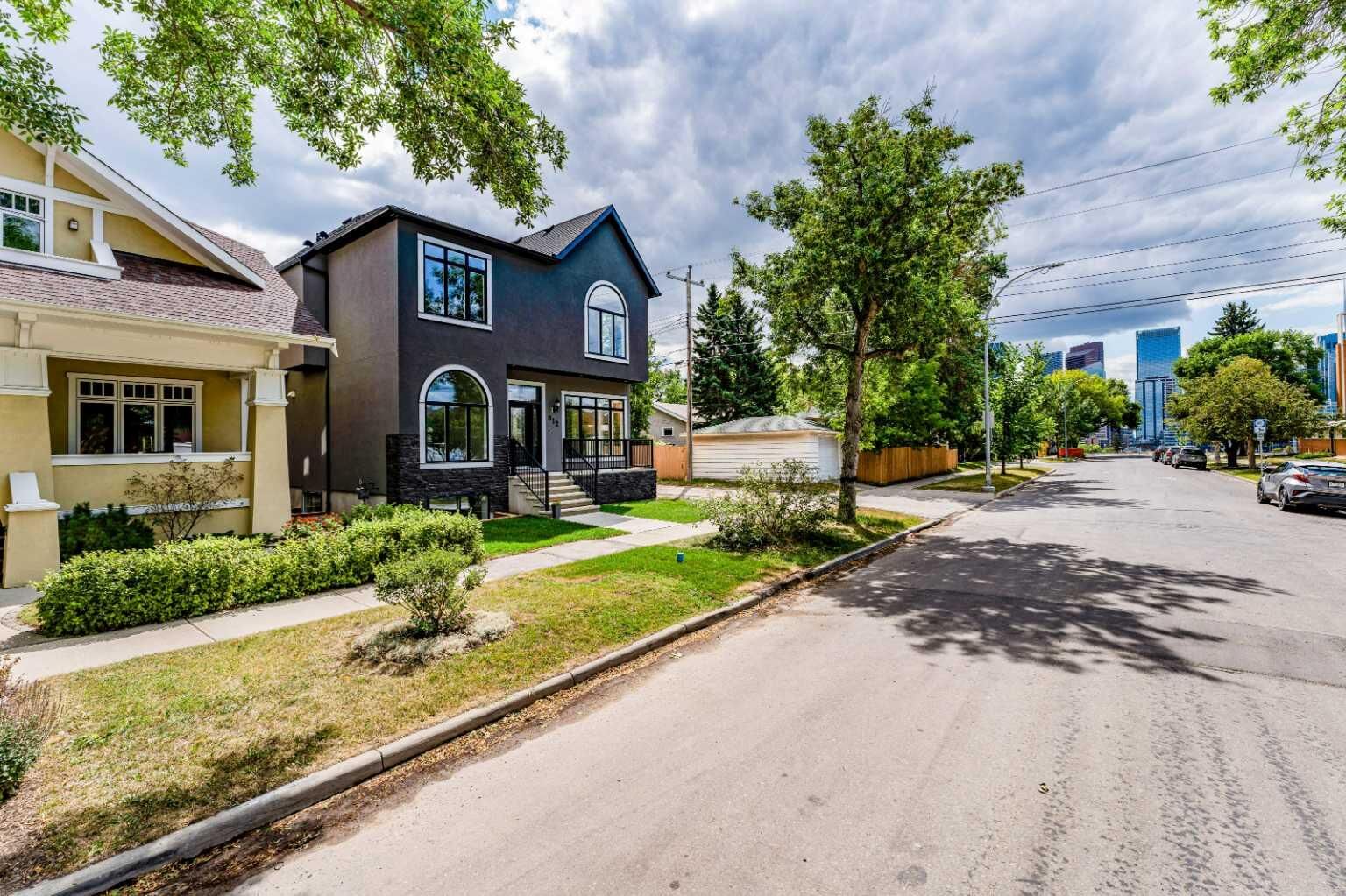 Property Photo: 812 1 Street NW AB T2M 2R7