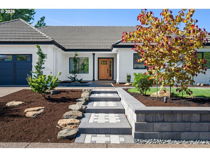 Property Photo: 3136 Riverbend Ave OR 97408