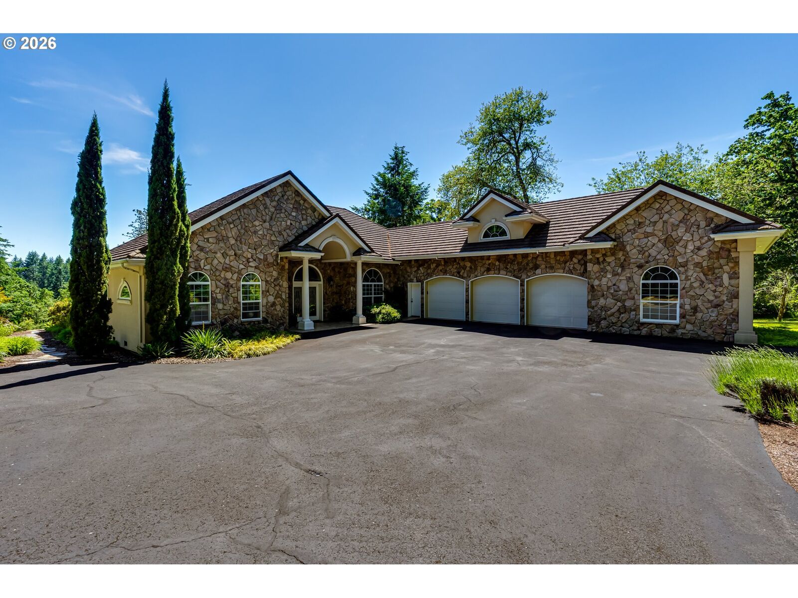 Property Photo:  32825 Kestrel Ln  OR 97405 