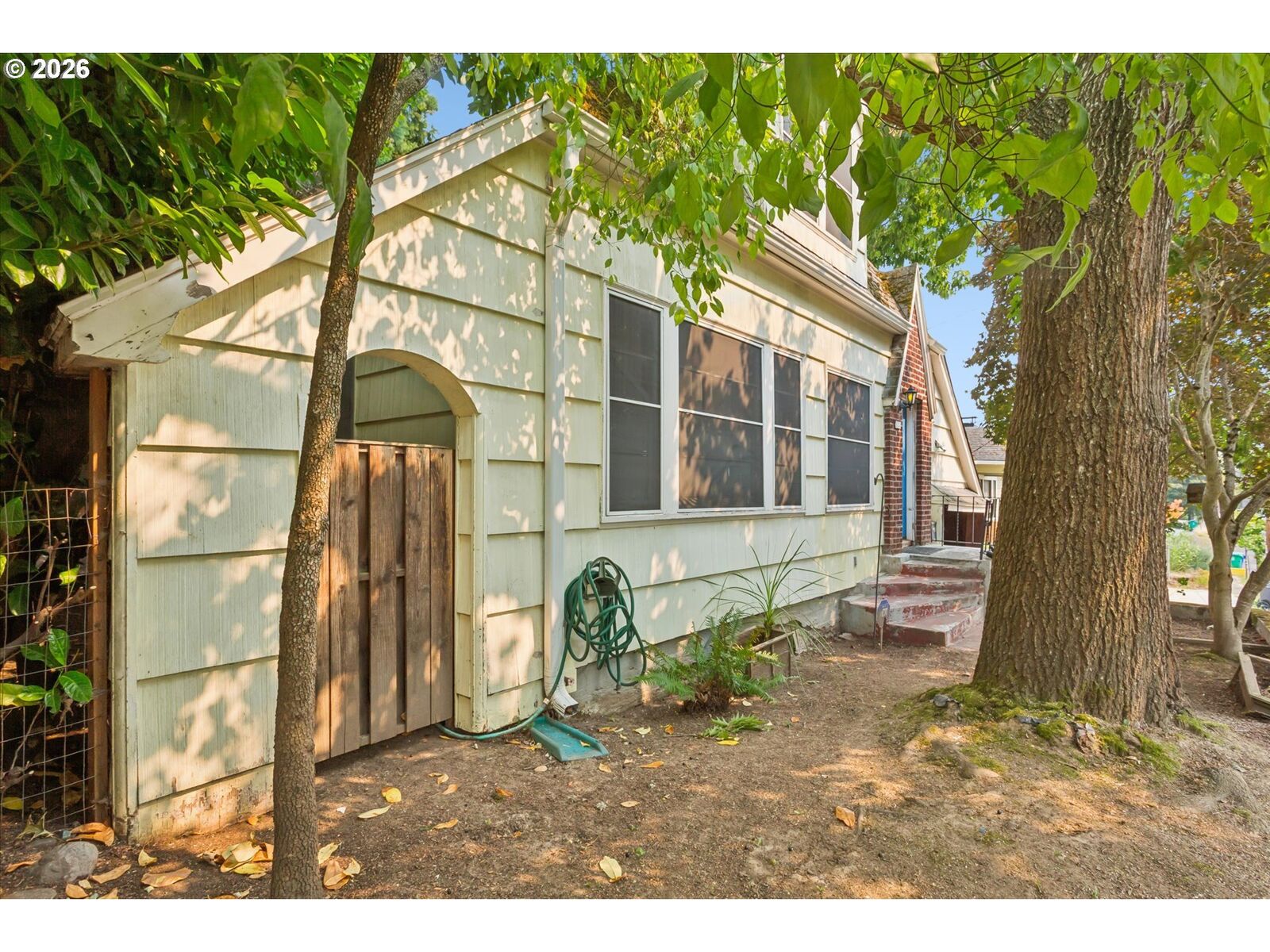 Property Photo:  524 SE 46th Ave  OR 97215 