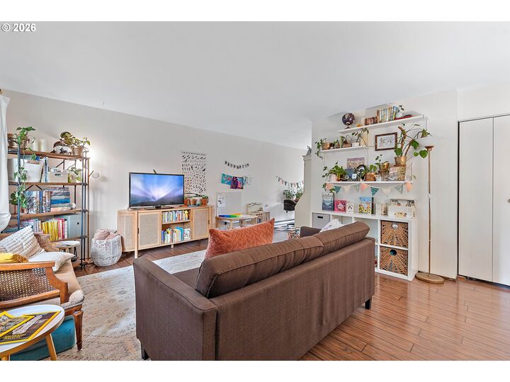Property Photo:  804 SE Nehalem St  OR 97202 