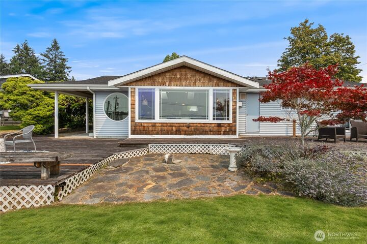 Property Photo: 1201 E Lakeshore Drive WA 98258