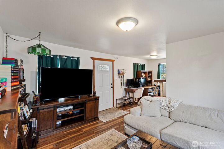 Property Photo:  1529 N Montgomery Avenue  WA 98312 