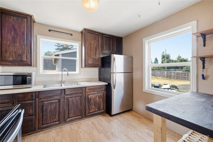 Property Photo: 9831 33rd Avenue SW WA 98126