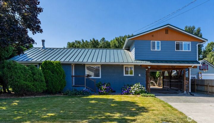 Property Photo:  307  Lincoln Street  WA 98247 