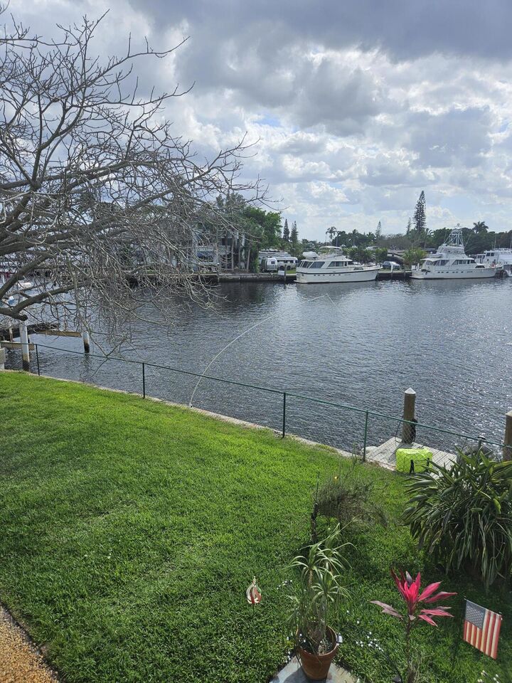 Property Photo: 2141 SW 23rd Avenue FL 33312