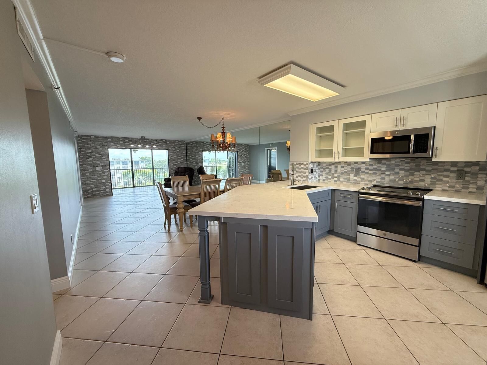 Property Photo:  2215 Cypress Island Drive 505  FL 33069 