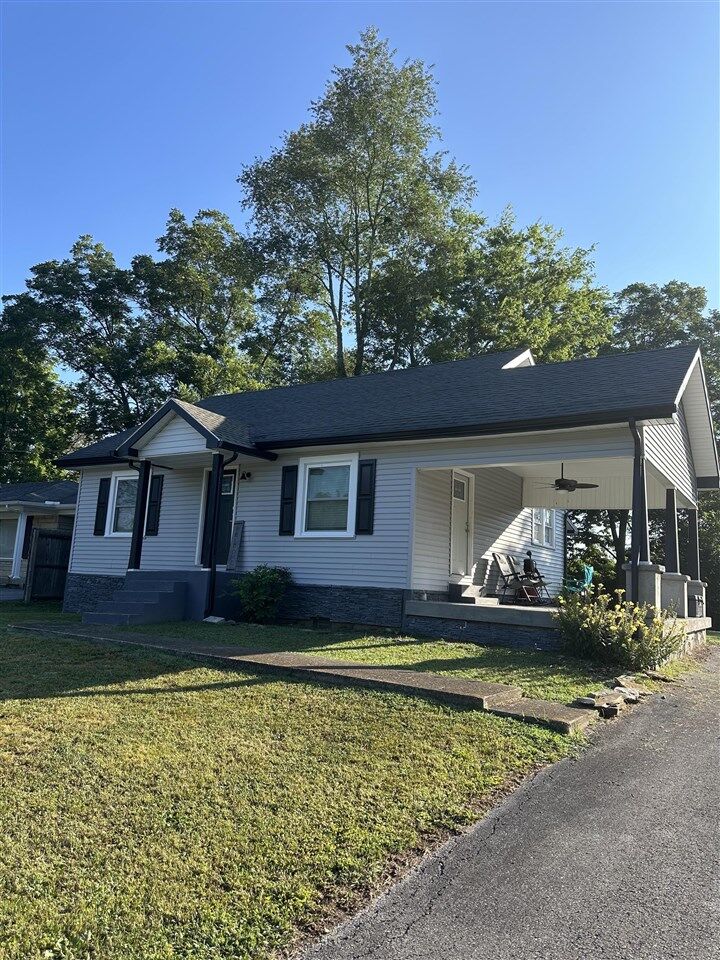 Property Photo:  208 Baker Street  KY 42717 