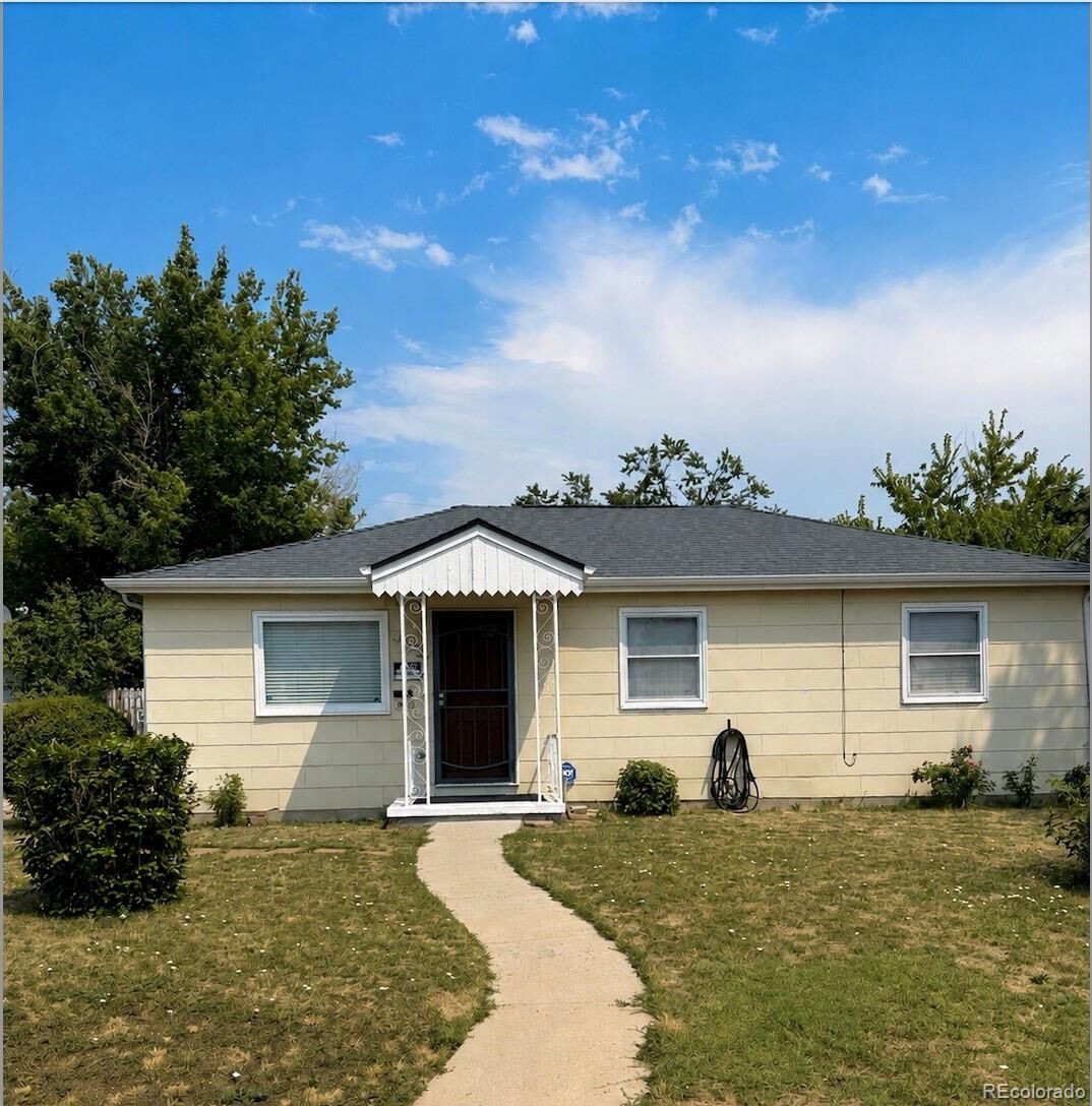 Property Photo: 1132 Moline Street CO 80010