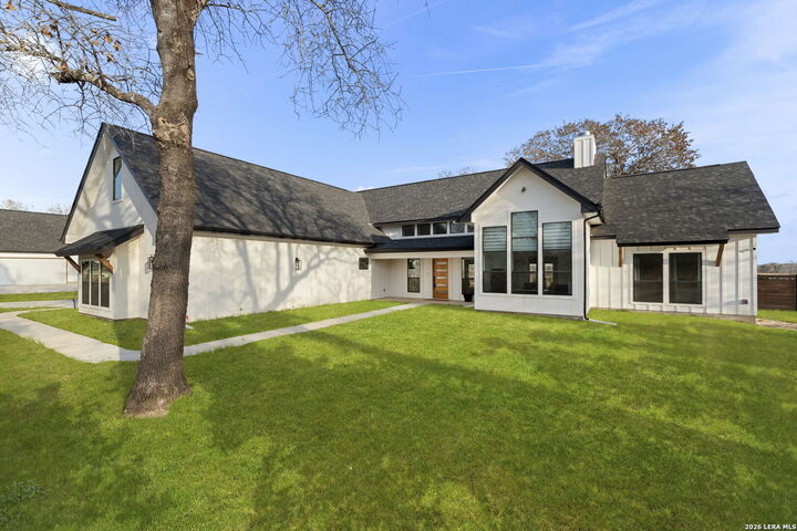 Property Photo:  200 Oak Fields Dr  TX 78114 