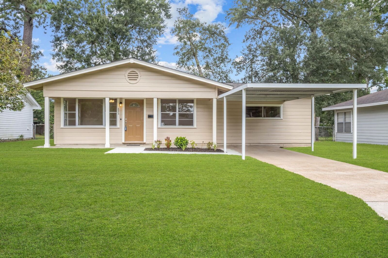 Property Photo:  695 Callaway  TX 77706 