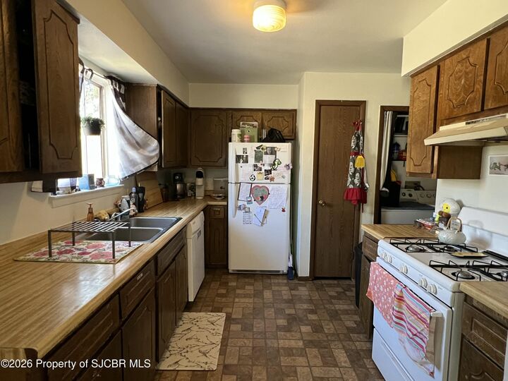 Property Photo: 5542 E Beech Street NM 87402