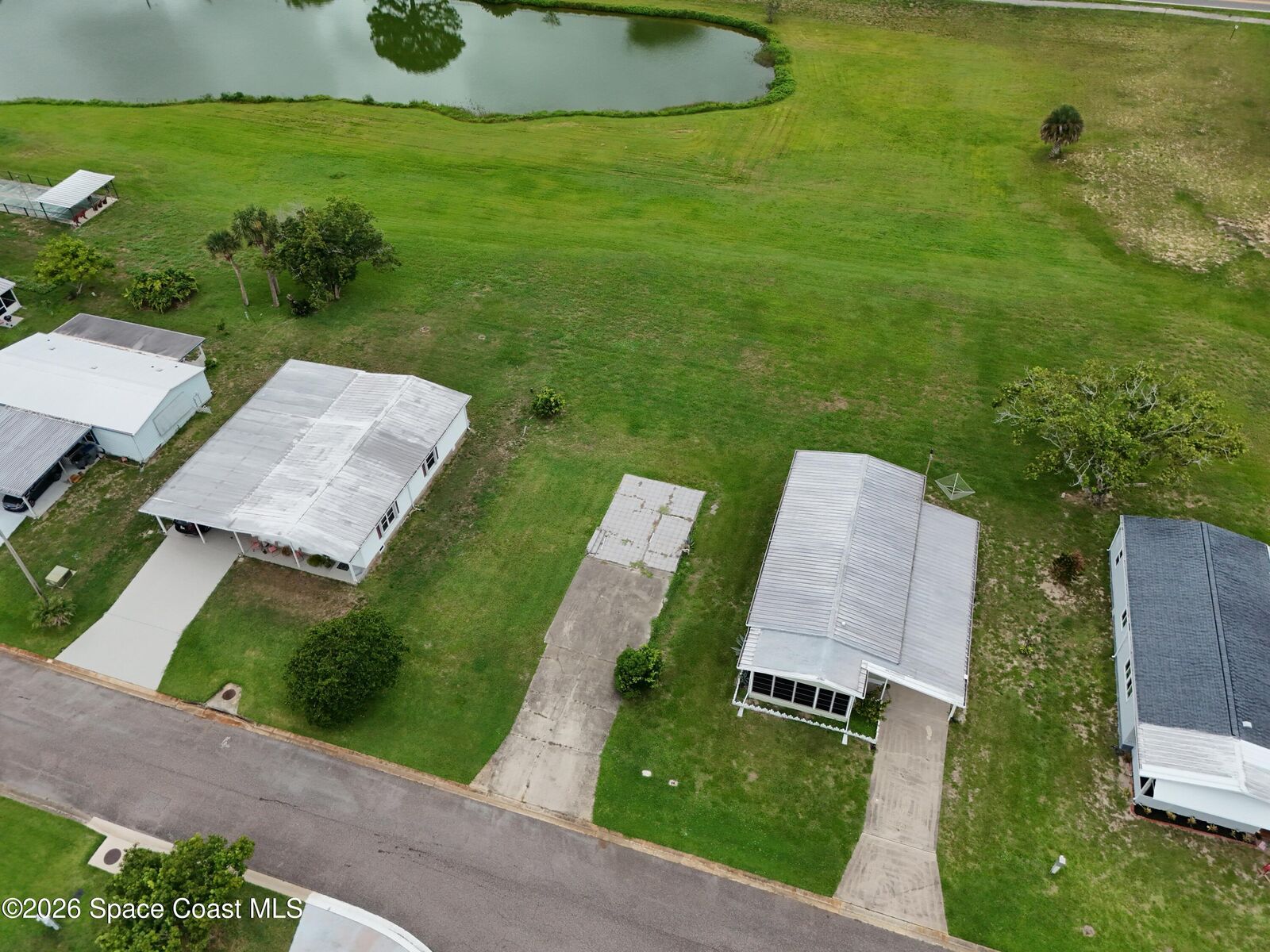Property Photo:  5004 Santa Anna Avenue  FL 32780 