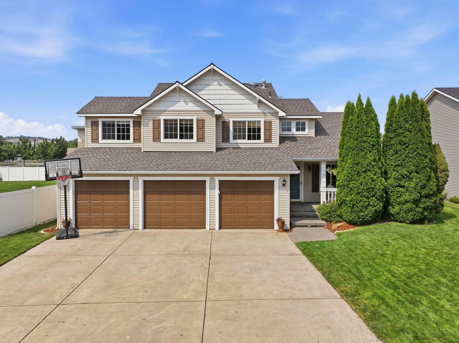 Property Photo:  1013 N Malvern Rd  WA 99019 