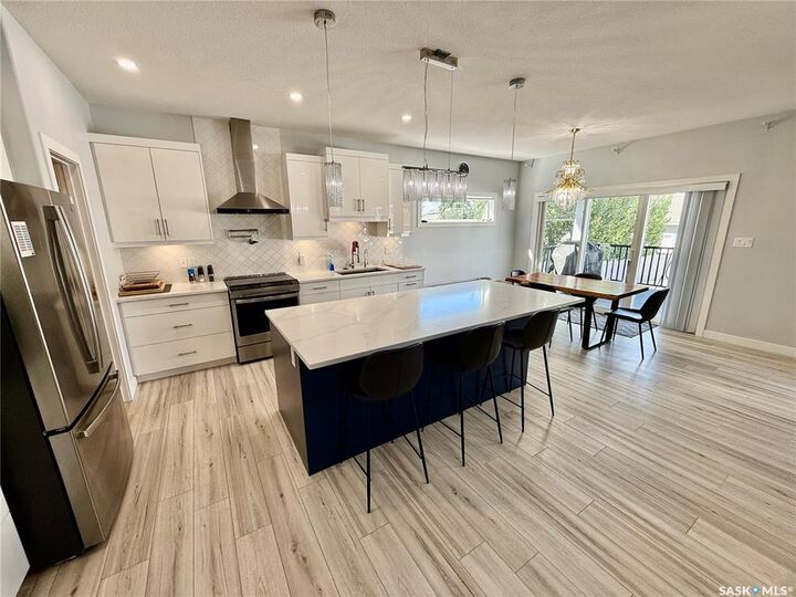 Photo de la propriété:  4142 A/B Green Olive Way E  SK S4V 1P8 