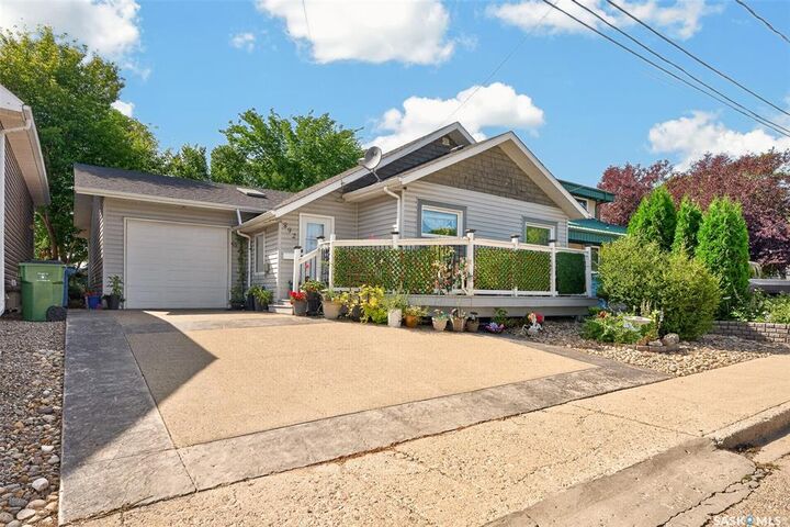 892 Elgin Avenue — photo 1