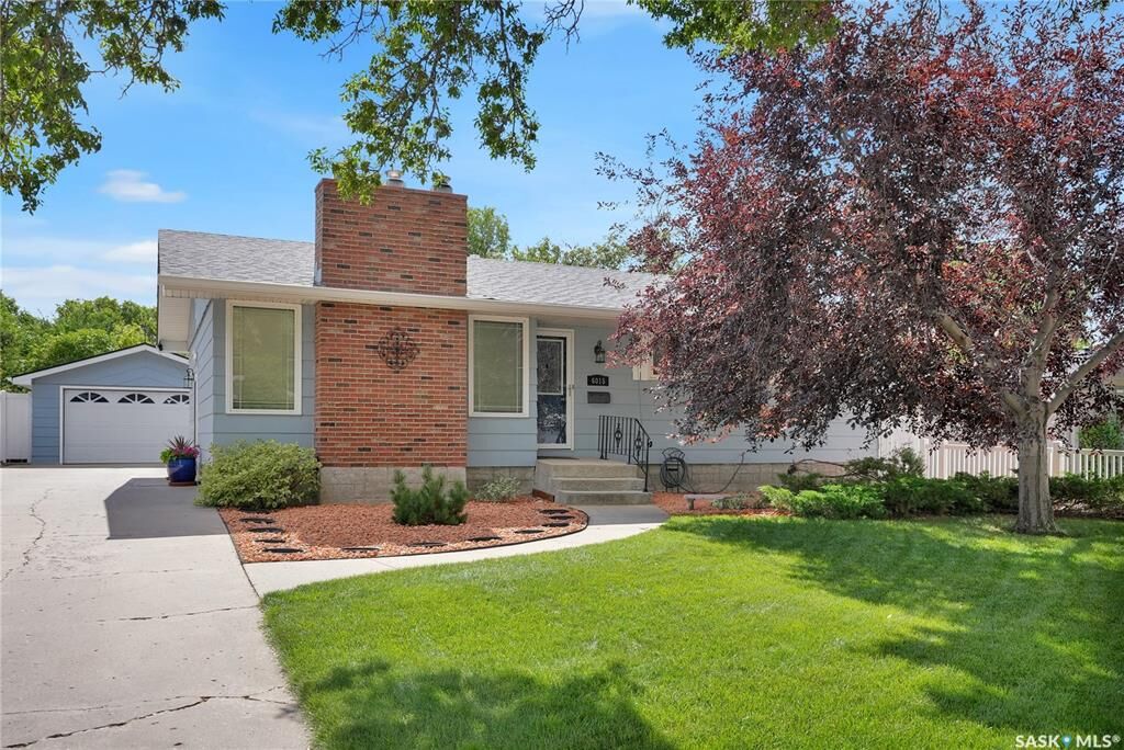 Property Photo: 6015 7th Avenue N SK S4T 6X2