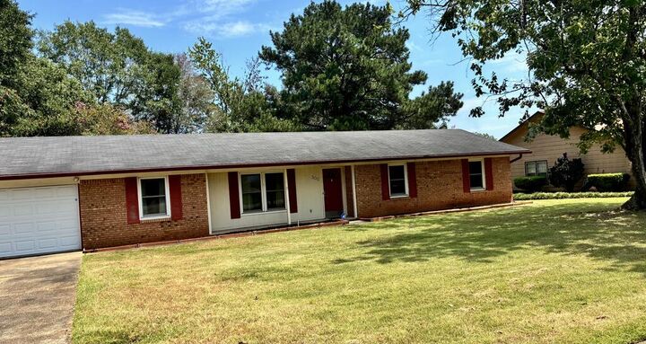Property Photo:  300 Richland Ave  AL 36330 