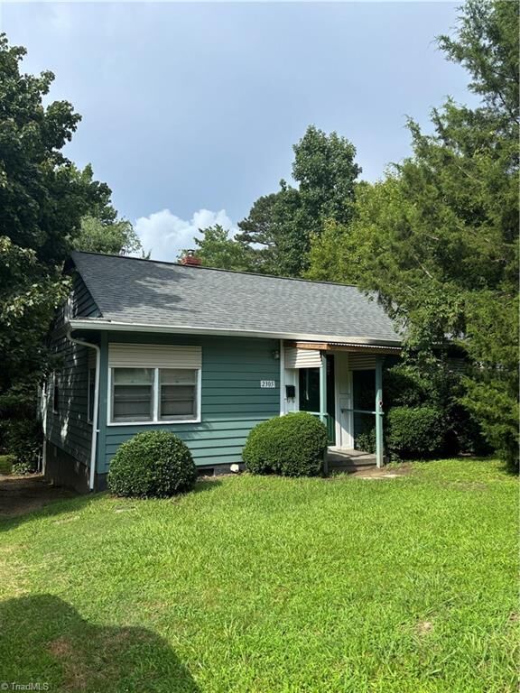 Property Photo:  2305 E Lexington Avenue  NC 27262 